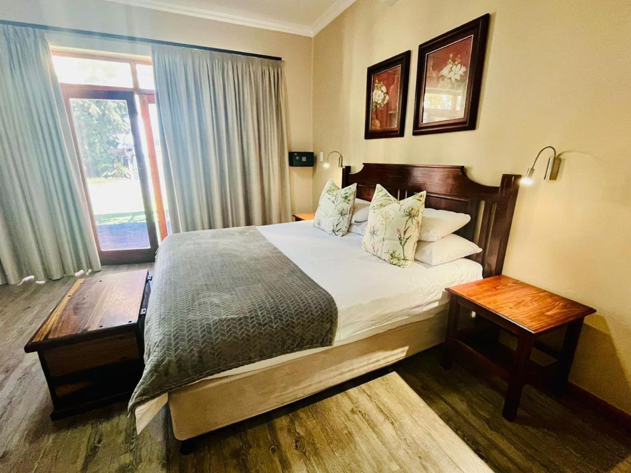 17 On Bird Guest House Beaufort West Exteriér fotografie