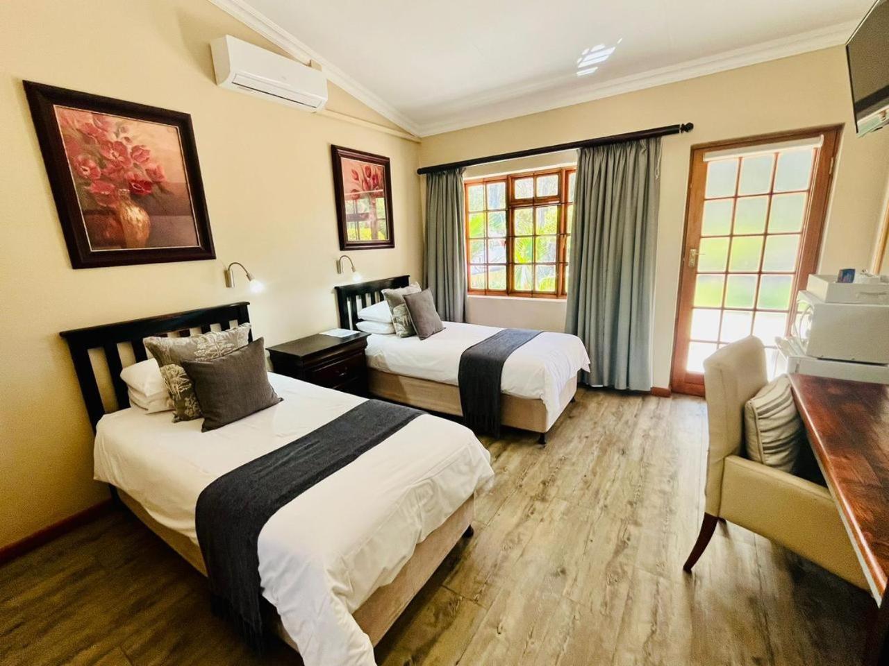 17 On Bird Guest House Beaufort West Exteriér fotografie