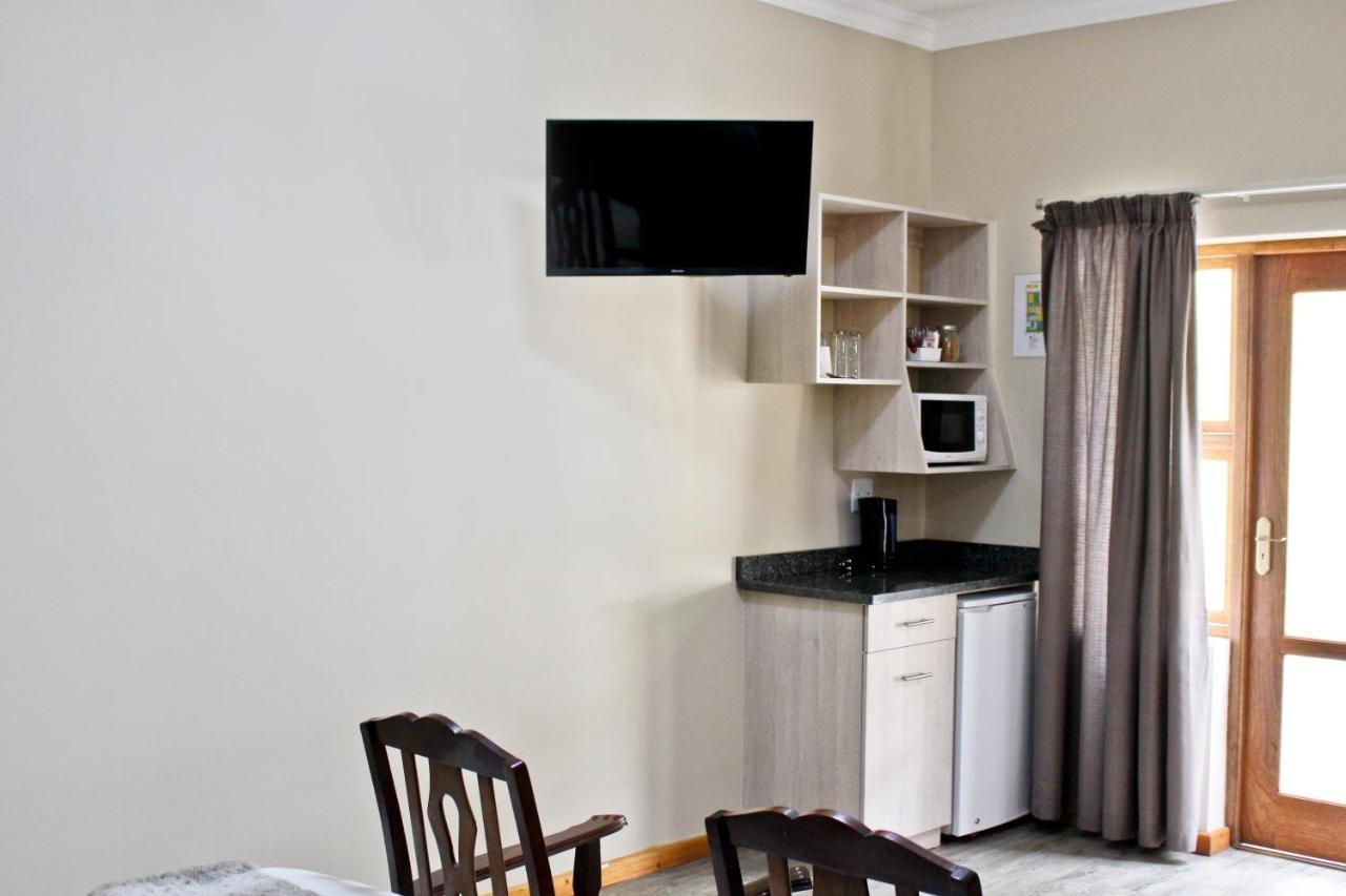 17 On Bird Guest House Beaufort West Exteriér fotografie