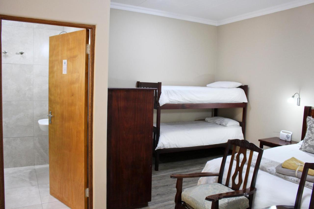 17 On Bird Guest House Beaufort West Exteriér fotografie